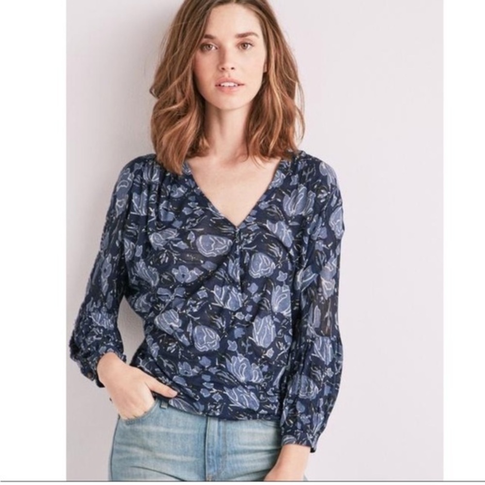 Lucky surplice top size M